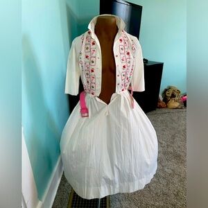 Vintage handmade dress 60’s/70’s style embroidered fits like a small‎ no brand.